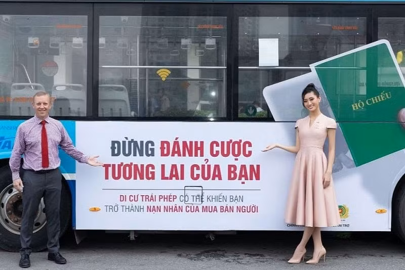 Miss vietnamitas responden al Día Nacional contra la Trata de Personas ảnh 1