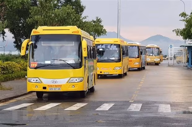 Repatrían a casi 280 ciudadanos vietnamitas varados en Europa ảnh 1