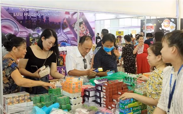Inauguran en Hanoi exposición de mejores productos tailandeses ảnh 1