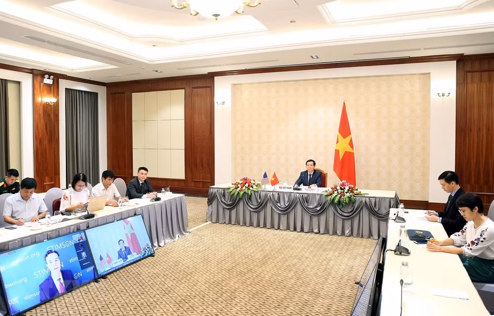 Superación de secuelas de la guerra contribuye a la normalización de nexos Vietnam-Estados Unidos ảnh 1