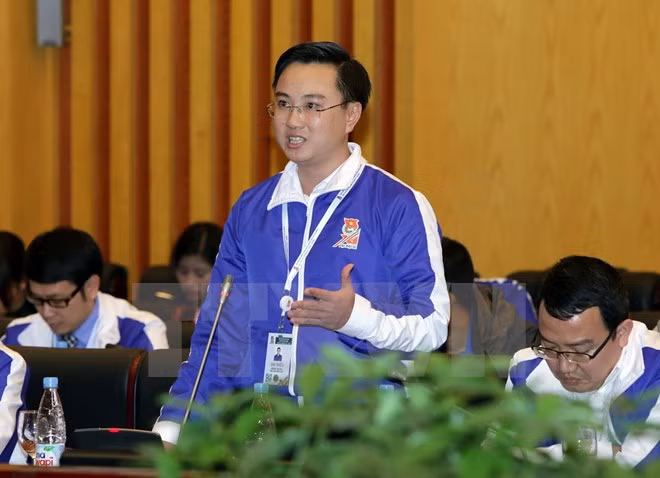 Debaten tareas de jóvenes vietnamitas en actividades voluntarias y cuarta revolución industrial ảnh 1
