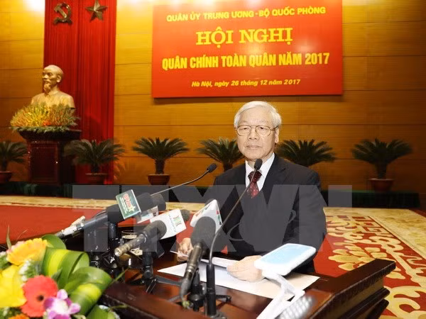 Dirigente partidista orienta labores de ejército vietnamita en próximo año ảnh 1