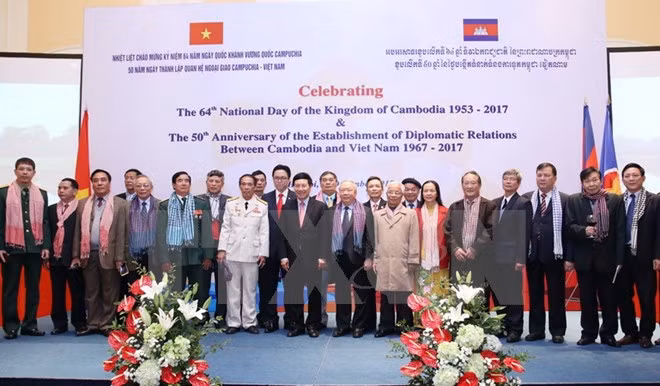 Conmemoran en Vietnam Día nacional de Camboya ảnh 1