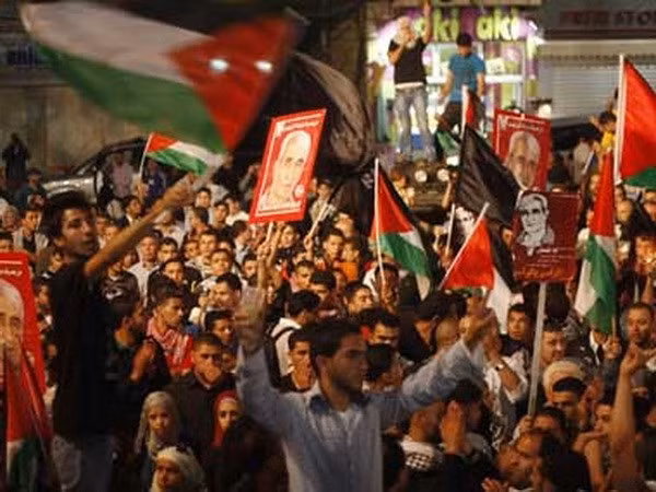 Masiva manifestación en Indonesia contra reconocimiento estadounidense de Jerusalén ảnh 1