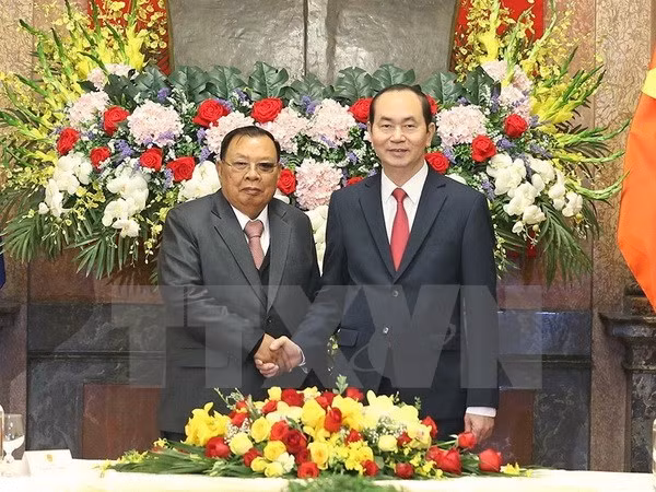 Bounnhang Vorachith envía mensaje de agradecimiento tras visita a Vietnam ảnh 1