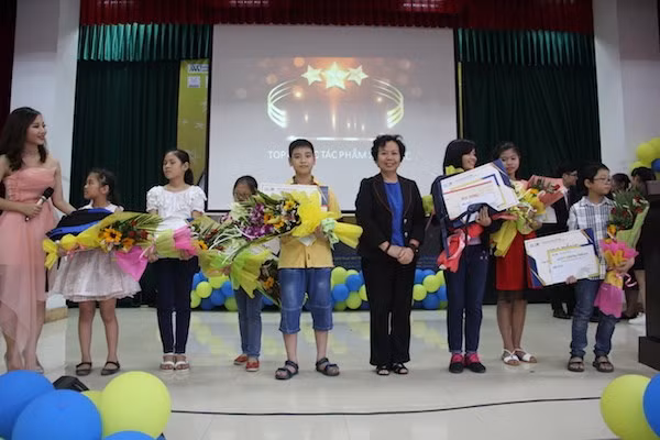 Celebran en Hanoi concurso internacional de dibujo infantil sobre la paz ảnh 1