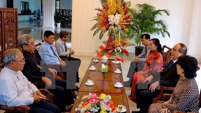 Ciudad Ho Chi Minh felicita a comunidad católica por Navidad ảnh 1