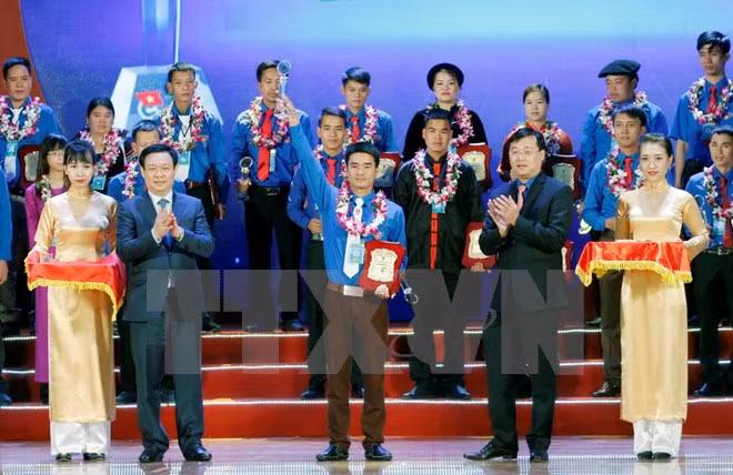 Honran a jóvenes campesinos más destacados de Vietnam en 2017 ảnh 1