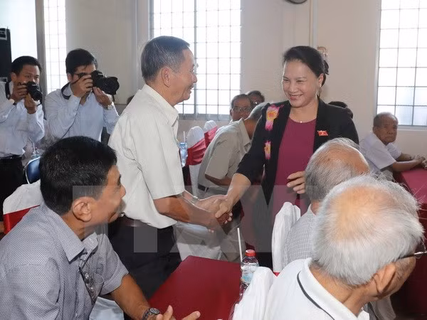 Presidenta del Parlamento vietnamita sostiene contactos con electores en Can Tho ảnh 1