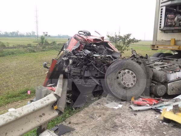Accidentes de tránsito cobran vida de 7,6 mil personas en 11 meses de 2017 ảnh 1