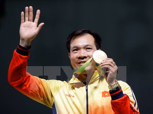 Hoang Xuan Vinh mantiene primer lugar en ranking mundial de pistola de aire ảnh 1