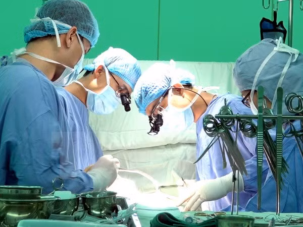 Hanoi aplica por primera vez sistema de tomografía por emisión de positrones ảnh 1