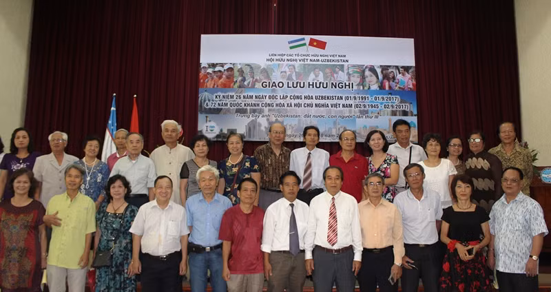 Conmemoran actividades por el Día Nacional de Vietnam ảnh 1
