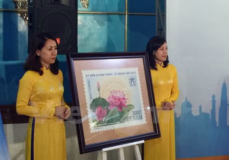 Vietnam publica colección de estampillas de la Comunidad de la ASEAN ảnh 1