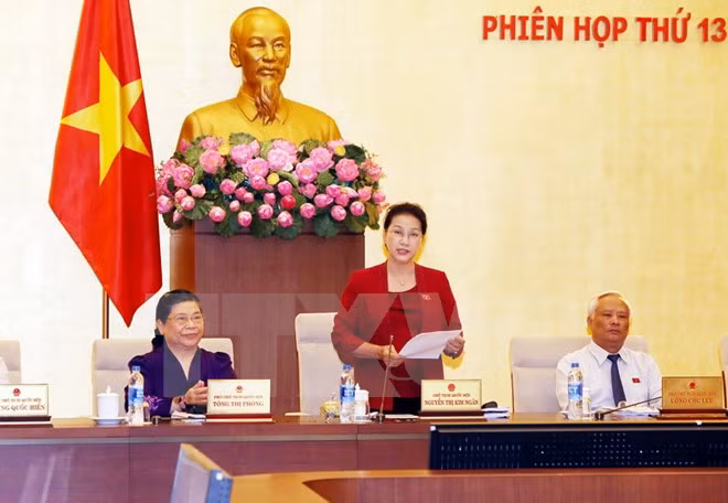 Comité Permanente de la Asamblea Nacional de Vietnam cierra su 13 reunión ảnh 1