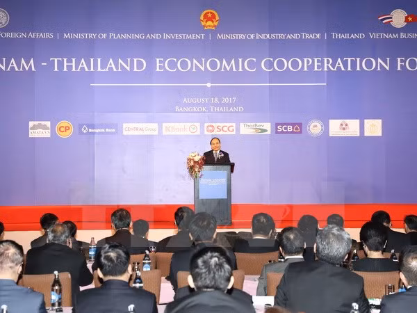 Premier vietnamita llama a inversiones tailandesas en reestructuración de empresas estatales ảnh 1