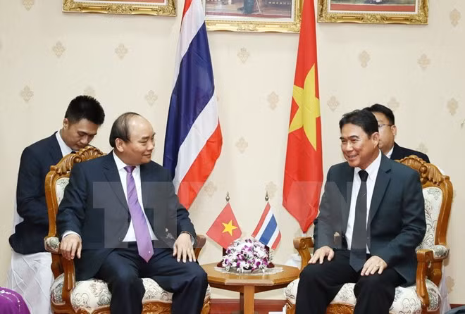  Premier vietnamita recorre la provincia tailandesa de Nakhon Pathom ảnh 1