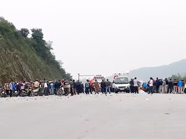 Policía de Ha Tinh emprende proceso legal ante caso de desorden social ảnh 1