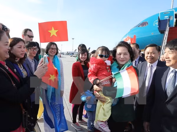 Presidenta de Asamblea Nacional de Vietnam inicia visita a Hungría ảnh 1