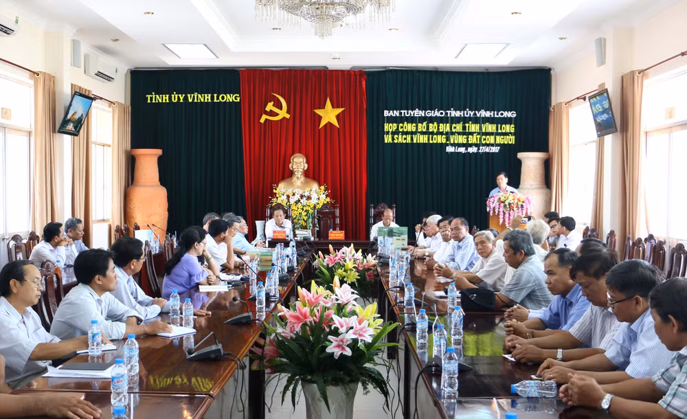 Vinh Long efectúa diversas actividades conmemorativas de reunificación nacional ảnh 1