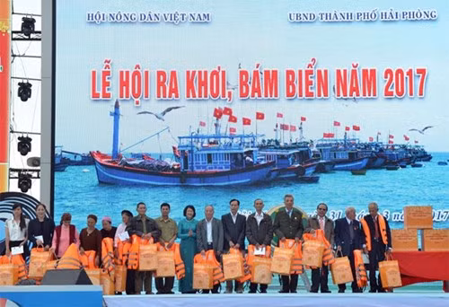 Vietnam celebra primer festival de salida al mar y defensa marítima ảnh 1