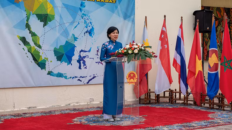 Vietnam preside ceremonia de izamiento de bandera de ASEAN en Marruecos ảnh 2