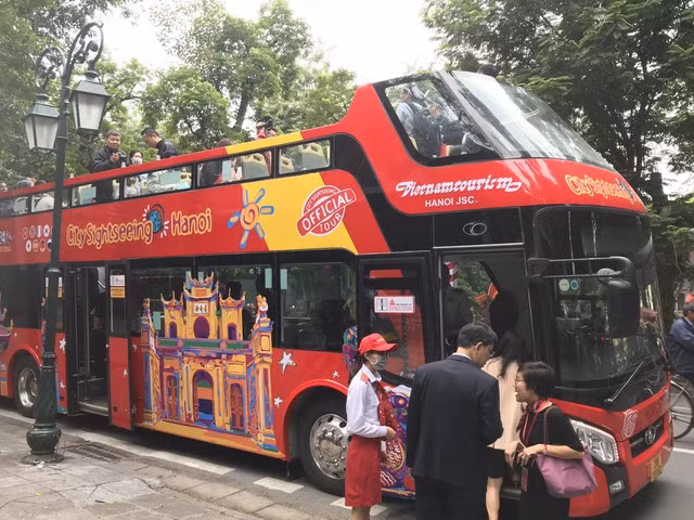 Hanoi ofrecerá viajes gratuitos de autobús de dos pisos en feriado del Día Nacional ảnh 1