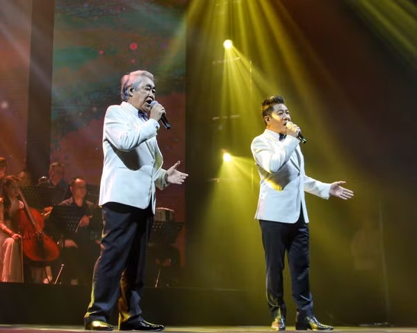 Conmemoran centenario del natalicio del famoso músico vietnamita Van Cao ảnh 2