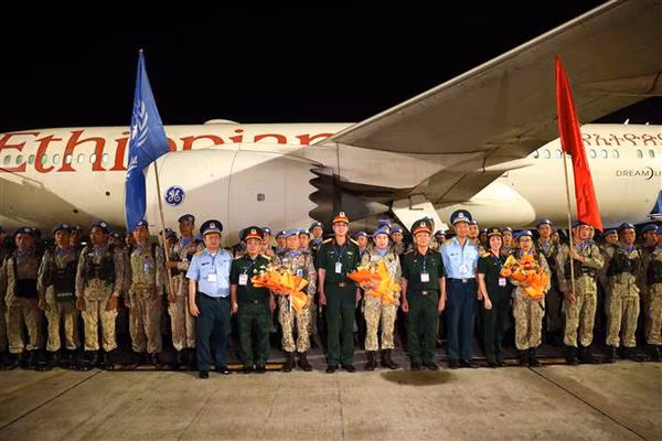 Cascos azules vietnamitas cumplen con éxito misión internacional de paz ảnh 2