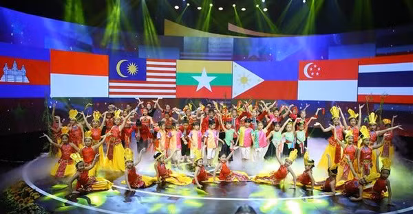 56 aniversario de ASEAN: Construir una comunidad unida y resiliente ảnh 1