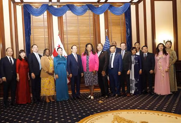 Promueven relaciones de cooperación Hanoi - Washington ảnh 1