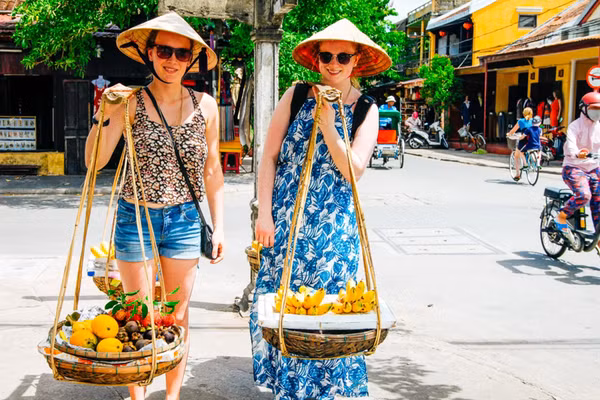 Cifra de viajeros extranjeros a Vietnam se aproxima a meta de 2023 ảnh 1 Cifra de viajeros extranjeros a Vietnam se aproxima a meta de 2023 ảnh 1