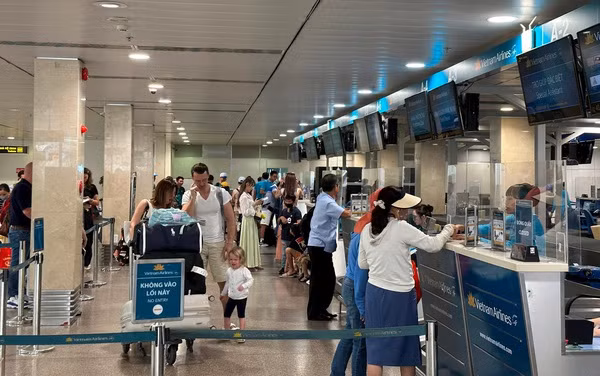 Garantizan máxima seguridad en aeropuertos vietnamitas durante días feriados ảnh 1 Garantizan máxima seguridad en aeropuertos vietnamitas durante días feriados ảnh 1