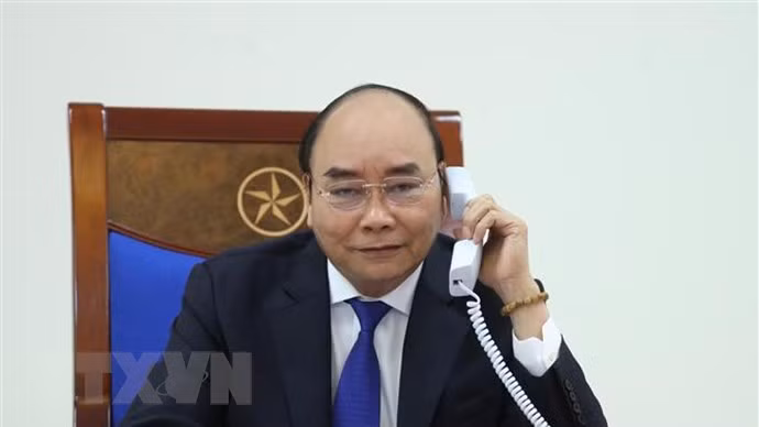 Premier vietnamita pide triplicar esfuerzos para repeler el coronavirus ảnh 1