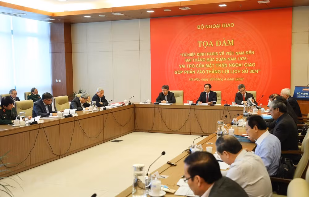 Estrategia diplomática flexible, clave del éxito en negociaciones de Vietnam ảnh 1