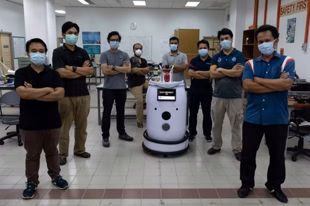 Malasia prueba robot en lucha contra el COVID-19 ảnh 1