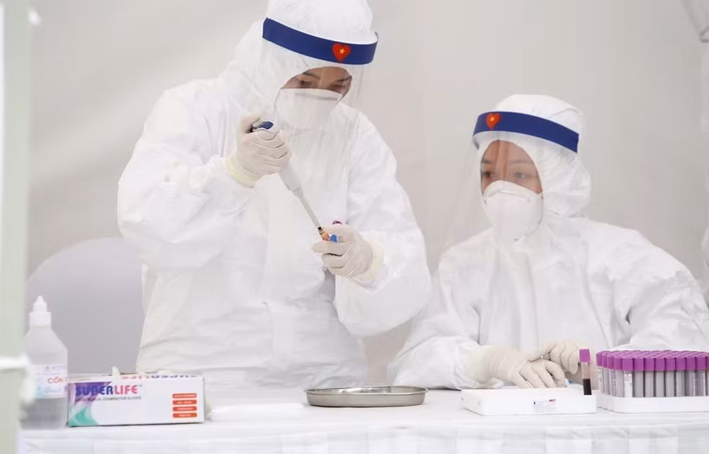 Nuevo caso aumenta a 267 los infectados por coronavirus en Vietnam ảnh 1
