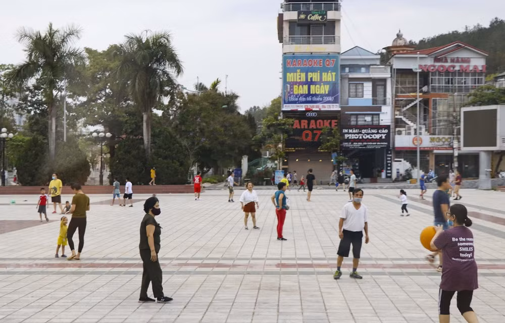 Exige Vietnam reforzar medidas de distanciamiento social ante impacto de COVID-19 ảnh 1 Exige Vietnam reforzar medidas de distanciamiento social ante impacto de COVID-19 ảnh 1