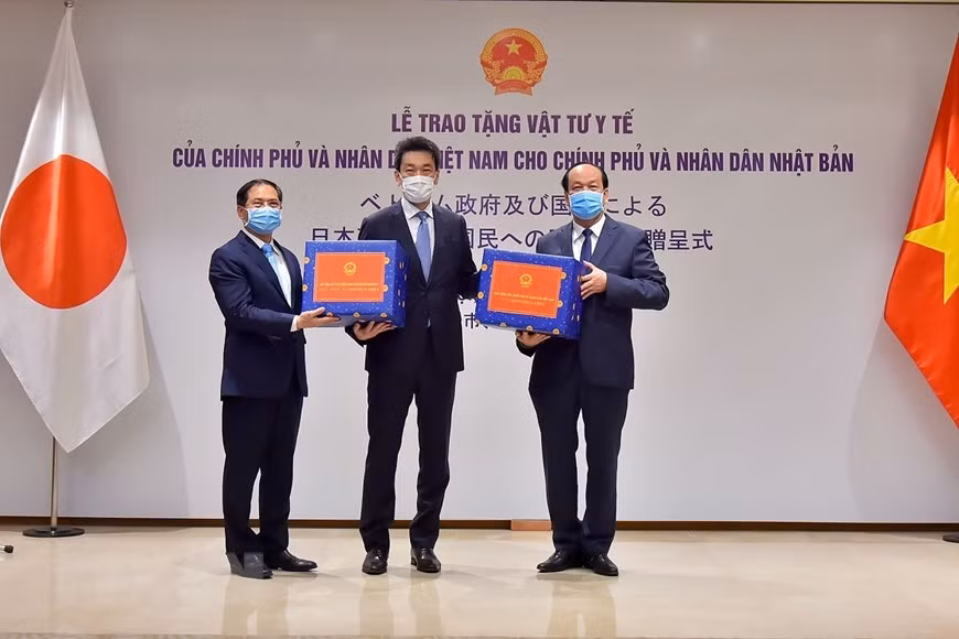 Respalda Vietnam a Japón, Estados Unidos y Rusia en lucha contra COVID-19 ảnh 1