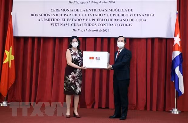 Vietnam y Cuba, codo a codo en enfrentamiento a COVID-19 ảnh 1 Vietnam y Cuba, codo a codo en enfrentamiento a COVID-19 ảnh 1
