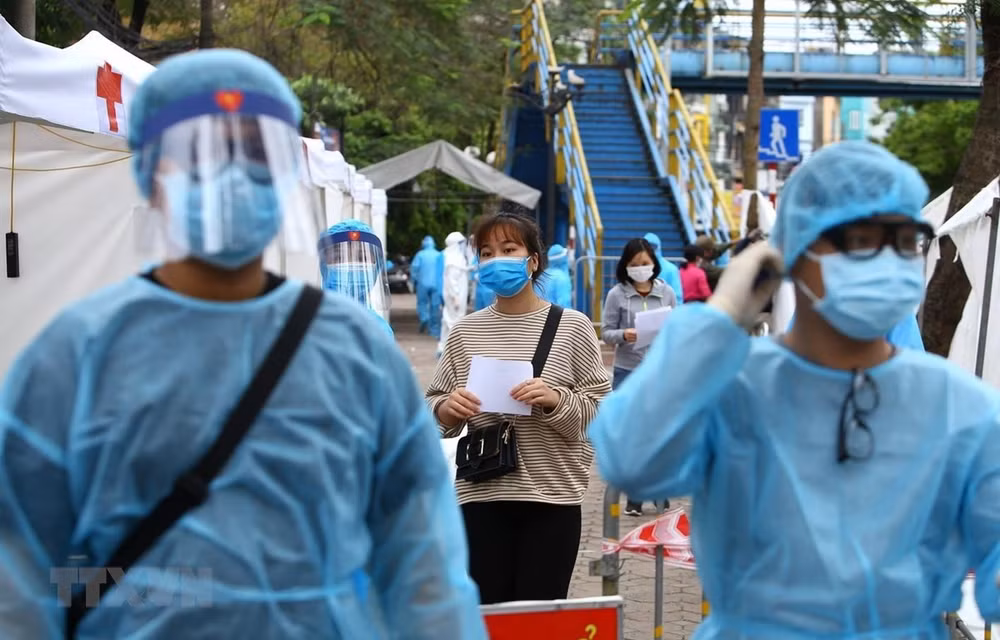 Destina Hanoi 28,2 millones de dólares en apoyo a hogares de escasos recursos ảnh 1