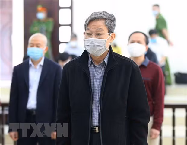 Mantienen cadena perpetua a exministro de Vietnam por caso de corrupción ảnh 1
