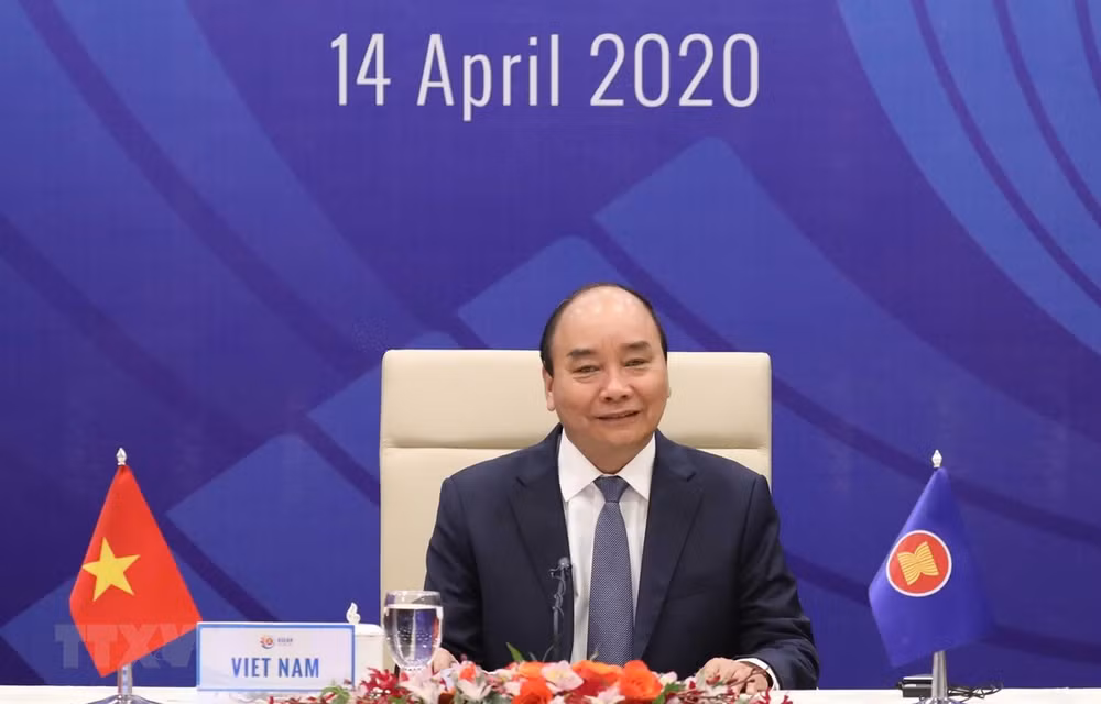 Premier vietnamita reitera importancia de solidaridad en la ASEAN para enfrentar el COVID-19 ảnh 1