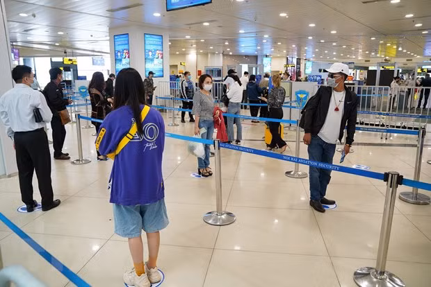 Vietnam registra reducción drástica de pasajeros por vía aérea en abril ảnh 1
