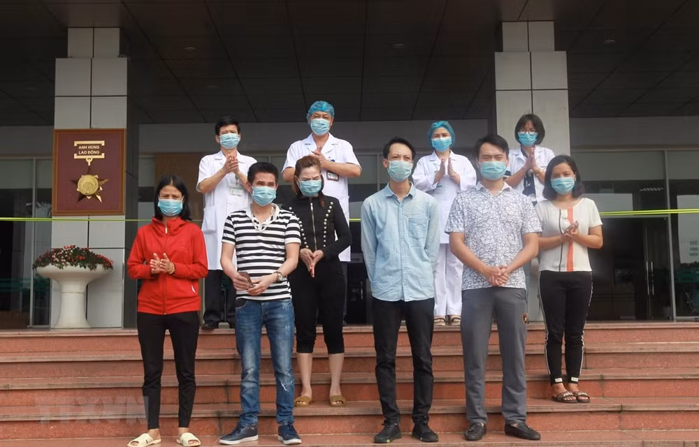 Otros cinco pacientes recuperados de coronavirus en Vietnam ảnh 1