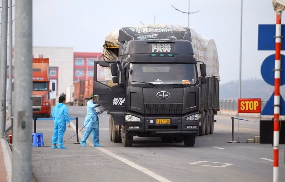 Reanudación de despacho aduanero en puertas fronterizas en Vietnam facilita comercio ảnh 1