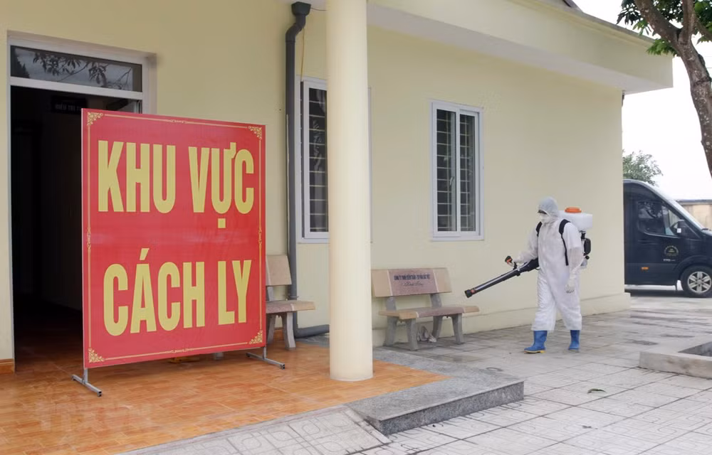 Aprecia medio japonés eficiencia del distanciamiento social en Vietnam frente al COVID-19 ảnh 1