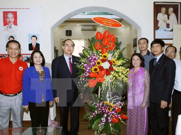 Presidente de organización de masas felicita 70 años de Cruz Roja de Vietnam ảnh 1