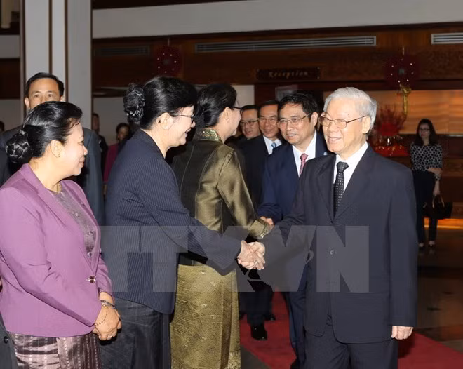 Líder del Partido Comunista de Vietnam concluye visita oficial a Laos ảnh 1