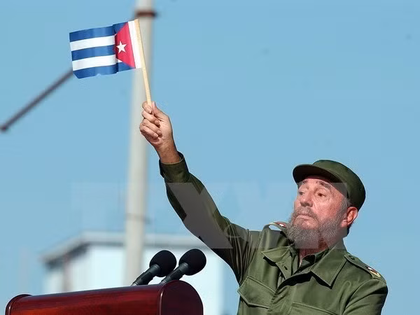 Presidenta parlamentaria viaja a Cuba para honras fúnebres de Fidel Castro ảnh 1